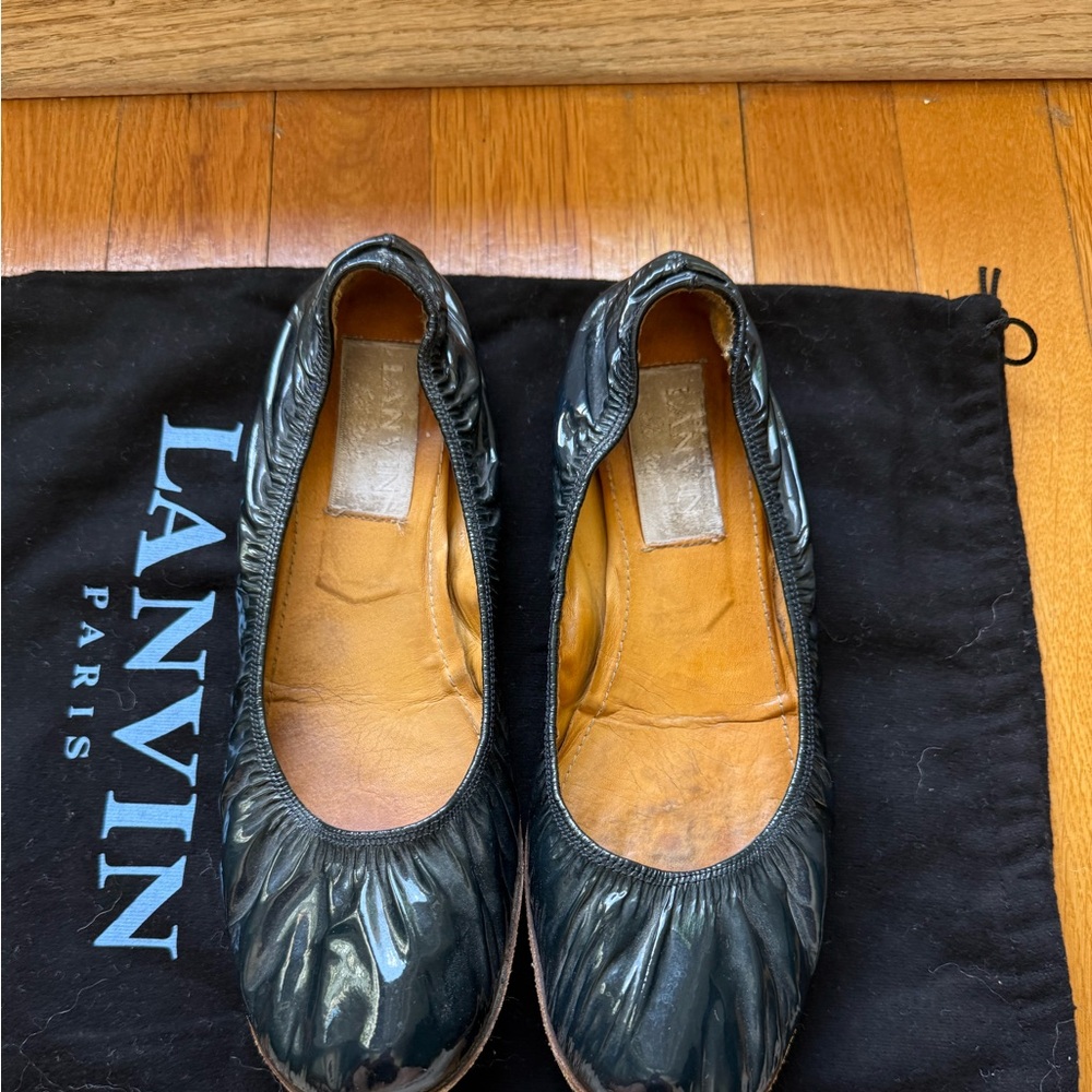 Lanvin Shiny Navy Ballet Flats